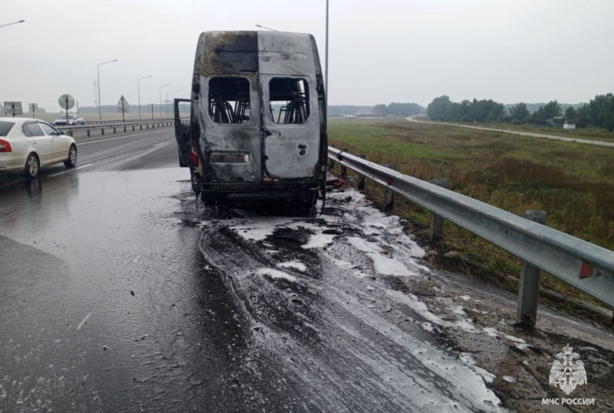 В Башкирии на трассе М‑240 загорелась «ГАЗель» с пассажирами